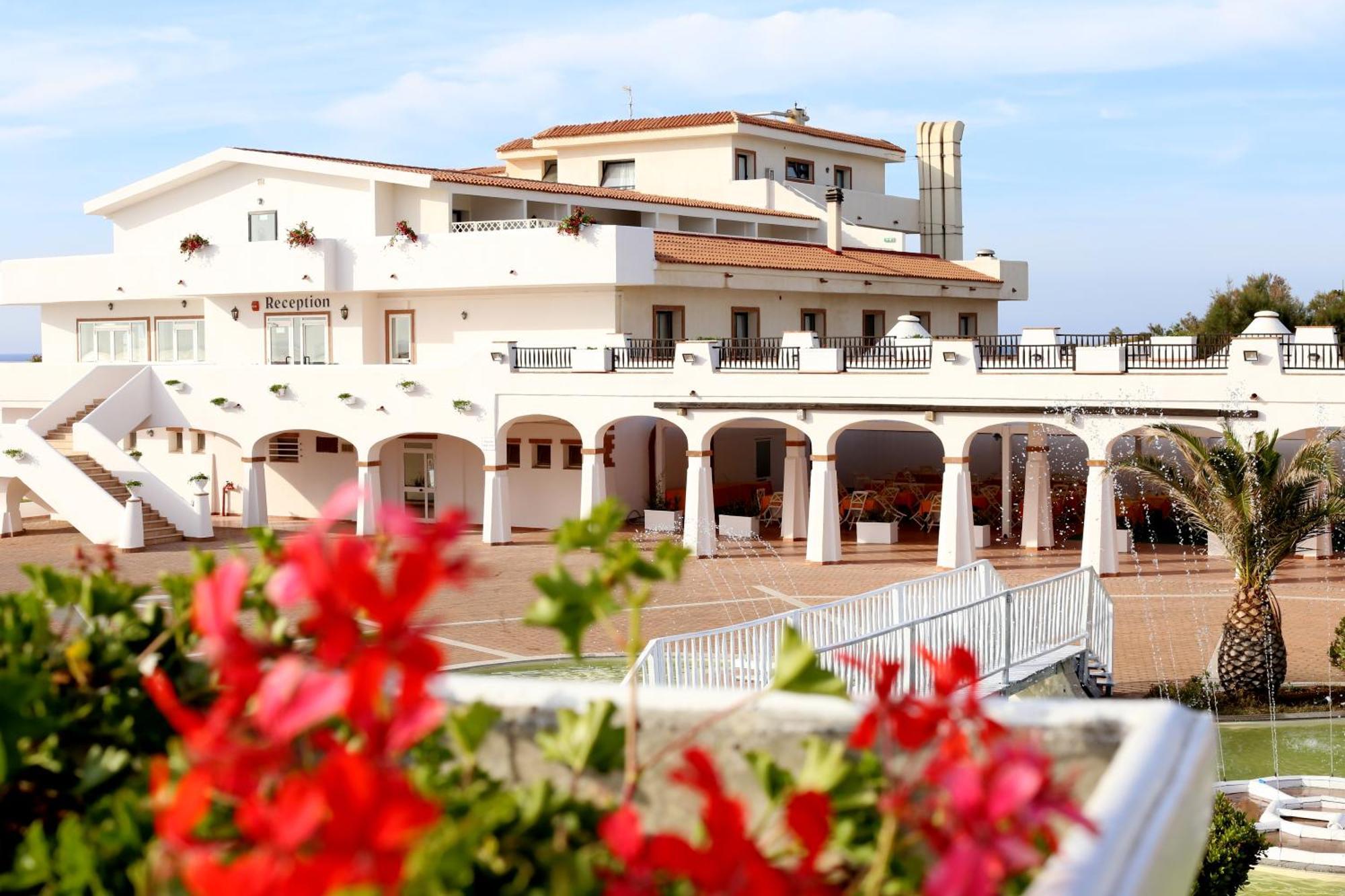 סורסו Acqua Di Mare Hotel E Resort מראה חיצוני תמונה